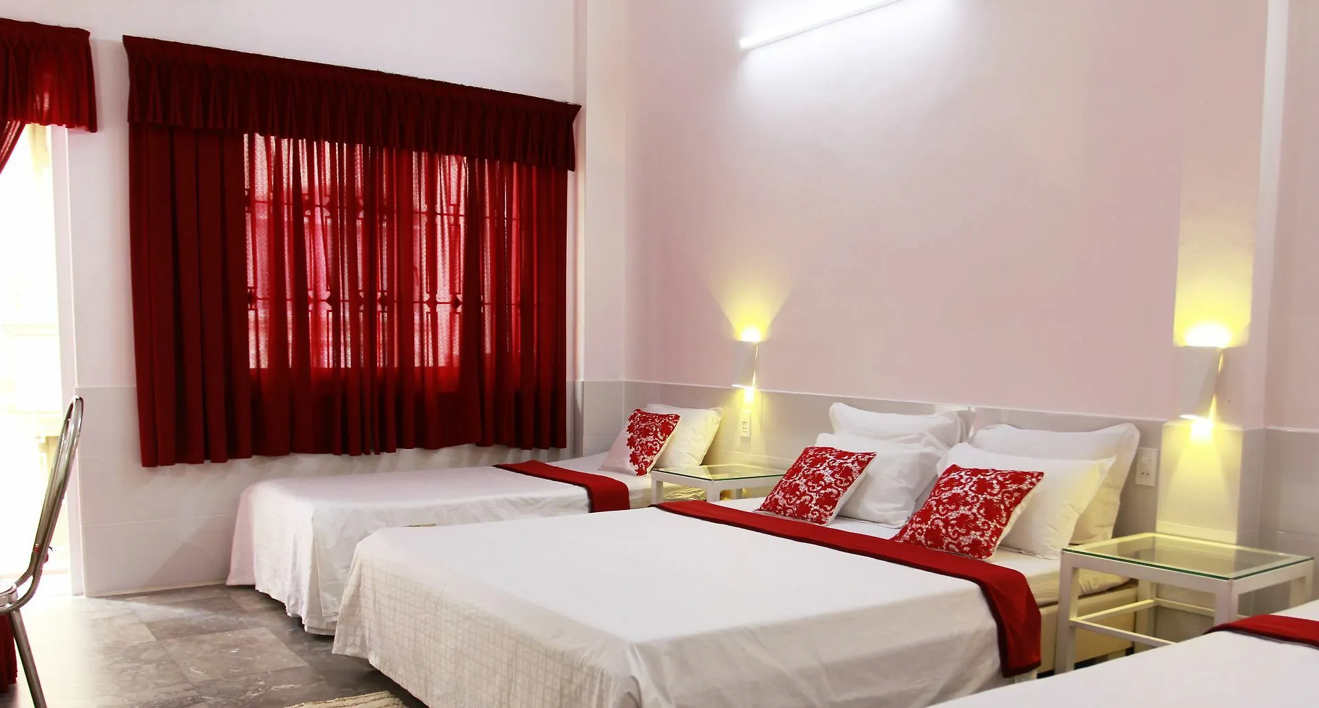 Quang Guest House Ho Chi Minh City 2*,
